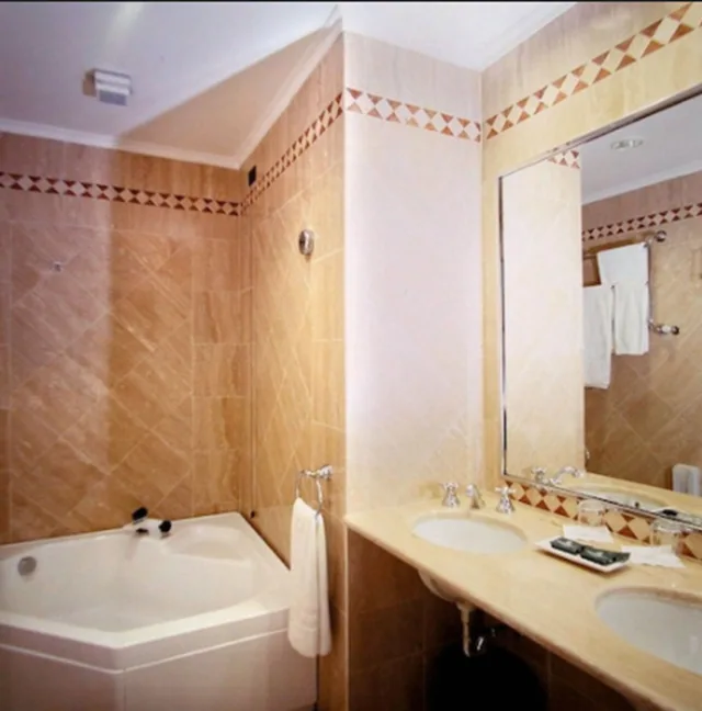 Double Single Use، Hotel Valle 4/4