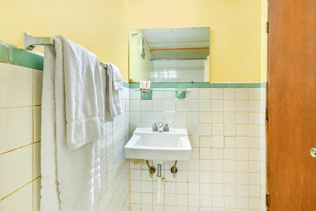 غرفة بسرير فردي، OYO Hotel Downtown Peoria I-74 4/5