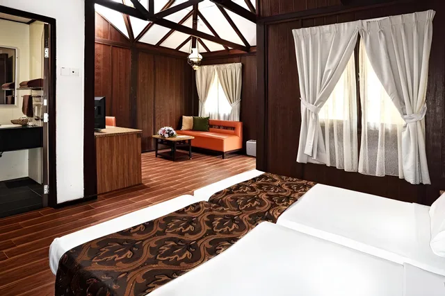 جناح عائلي بسرير مزدوج وسريرين منفصلين، Holiday Villa Beach Resort Spa Cherating 2/2