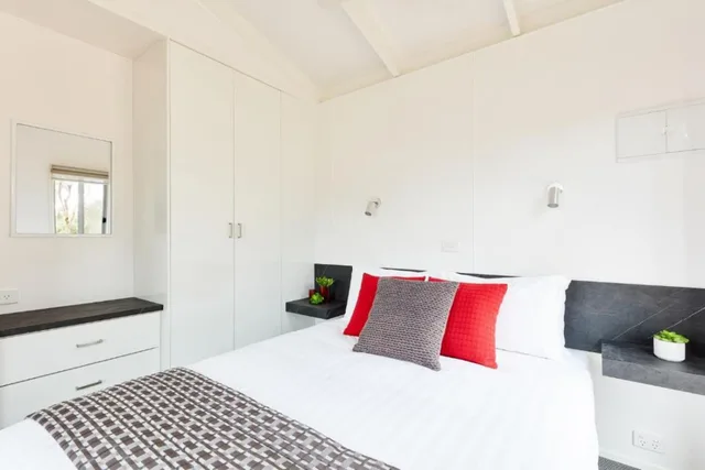 كابينة بسرير بطابقين وسرير كوين، Torquay Foreshore Caravan Park 2/3