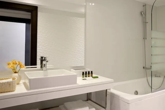 Room, King Bed, Garden View, Sofa, Pomegranate Wellness Spa Hotel 6/7