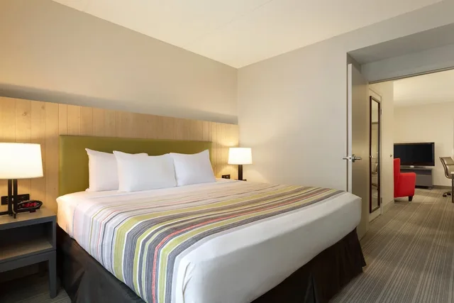 جناح بسرير كينج بغرفة نوم واحدة لذوي الإعاقة، Country Inn & Suites by Radisson, Champaign North, IL 1/2