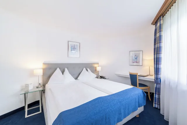 جناح بسرير مزدوج مع أريكة، Turmhotel Victoria 8/10