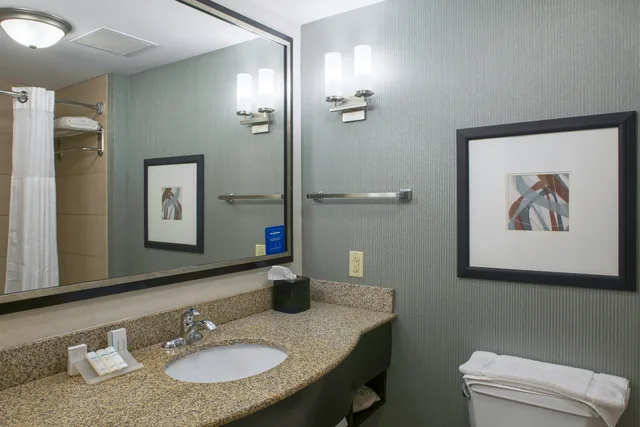 جناح بسرير كينج بغرفة نوم واحدة، HILTON GARDEN INN JONESBORO 5/5