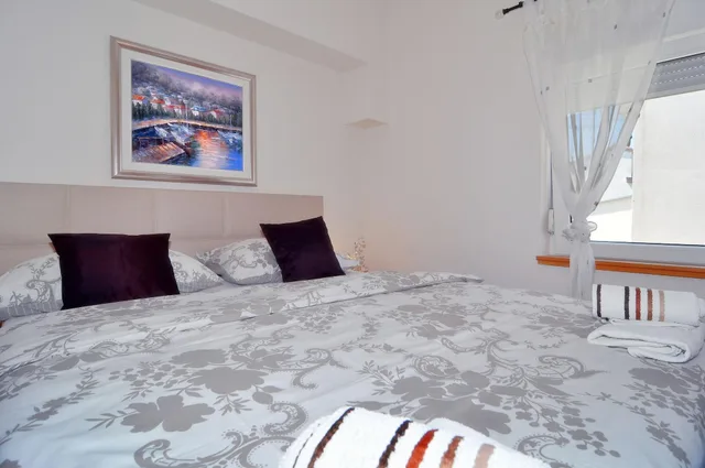 شقة بشرفة بـ3 غرف نوم بإطلالة جزئية على البحر، Villa Vanilla 5/8