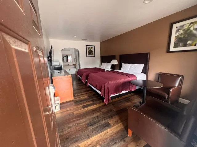 2 Full Beds Non-Smoking، Budget inn by Oyo San Augustine 6/9