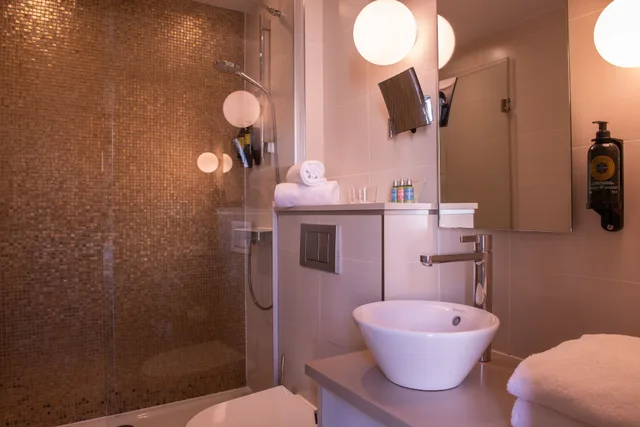 غرفة كلاسيكية بسريرين منفصلين، Hotel Yllen Eiffel 5/5