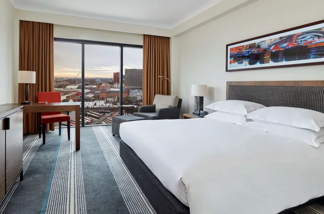 غرفة بسرير كينج بإطلالة على القناة، Hyatt Regency Birmingham 1/4