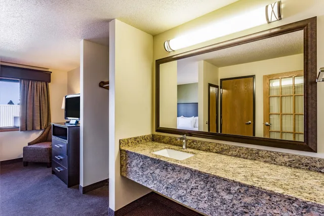غرفة بسرير كينج، Americinn By Wyndham Hampton 4/4