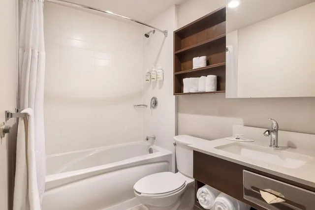 غرفة بسرير كوين، Microtel Inn & Suites by Wyndham Mont Tremblant 8/10