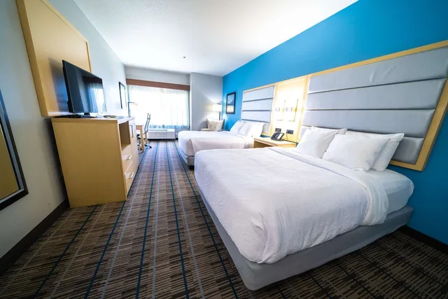 غرفة قياسية بسريرين كوين يُسمح فيها بالحيوانات الأليفة، Best Western Brigham City Inn & Suites 1/3