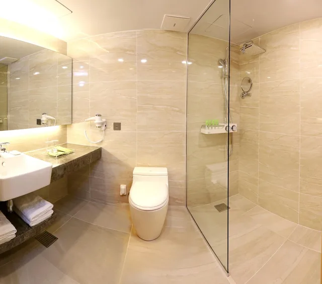 غرفة عائلية رباعية بسريرين مزدوجين بإطلالة على المدينة بشرفة، Seogwipo JS Hotel 5/6