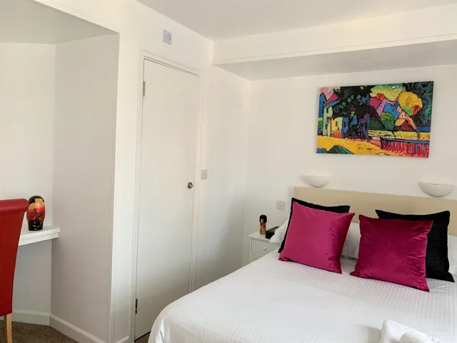 غرفة عائلية بسرير مزدوج مع أريكة، Sarum Hotel 6/10