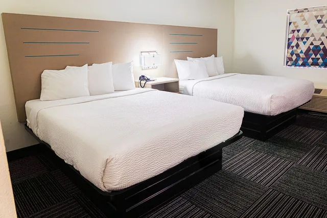 جناح بسريرين كينج مع أريكة، Baymont by Wyndham Port Wentworth 2/6