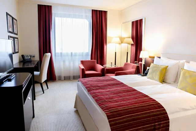 جناح بمنطقة جلوس بمطبخ صغير، CROWNE PLAZA BRATISLAVA 1/10