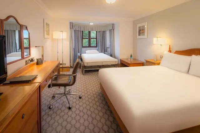 غرفة عائلية مع أريكة، Hilton Puckrup Hall Hotel and Golf Course, Tewkesbury 1/4