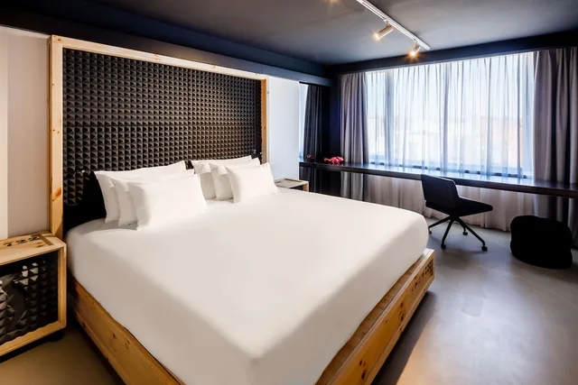 Nhow, Art, Junior Suite, King Bed، Nhow Brussels Bloom 4/10