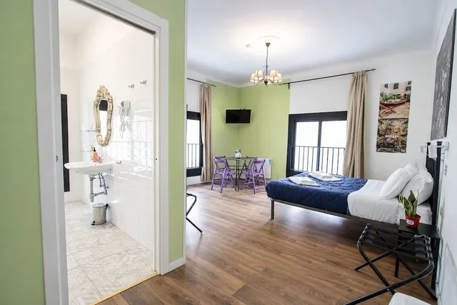 غرفة عائلية بسرير مزدوج، Ostello Bello Napoli 6/8