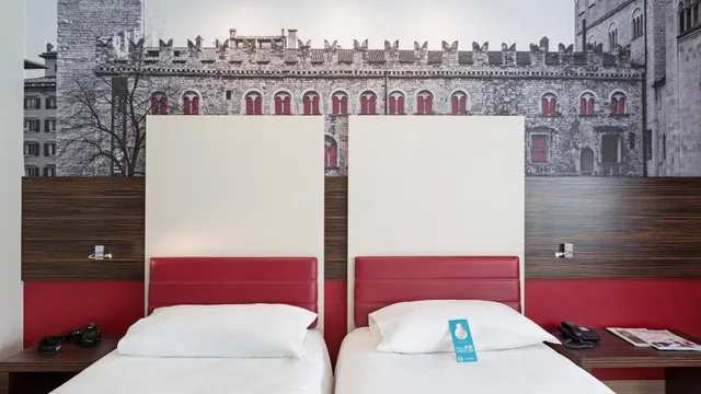 غرفة بسريرين منفصلين، B&B Hotel Trento 8/10