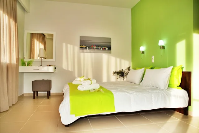 3 Bedrooms, Family Suite, King Bed, 3 Beds, Pool Side، ESTHISIS SUITES CHANIA 1/2