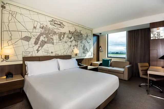 غرفة سوبيريور بسرير كينج، Courtyard By Marriott Bogota Airport 2/6