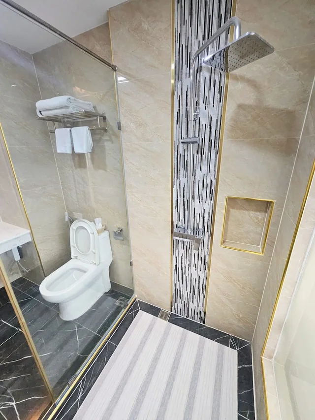 غرفة عائلية بسريرين مزدوجين وسرير بطابقين بإطلالة على البحر، Mermaid S Beach Resort Jomtien 5/5