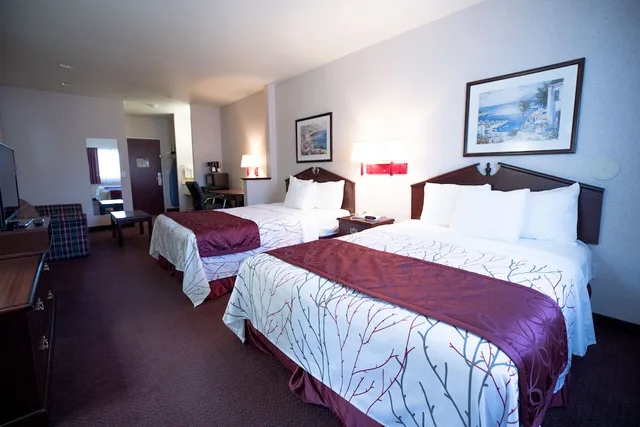 Portland Suites Airport East، غريشام 6/25