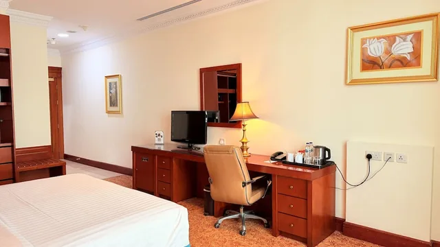 غرفة سوبيريور بسرير كينج، Sunday Hotel Al Barsha Dubai Mall of the Emirates Formerly Grand Excelsior Al Barsha 4/10