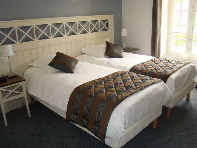 غرفة كومفورت ثلاثية، LOGIS HOTEL LE RELAIS DE BROCELIANDE 1/1