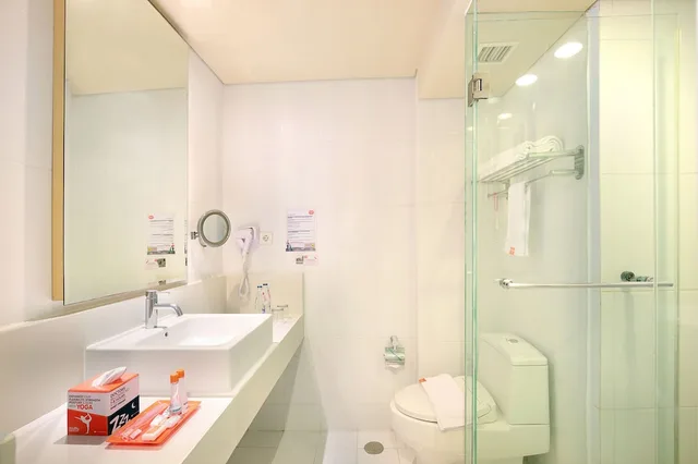 Harris, Double Bed، HARRIS Hotel Kuta Tuban 5/8
