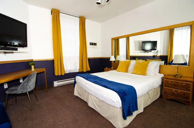 جناح بجاكوزي، Hotel Dorion 2/10