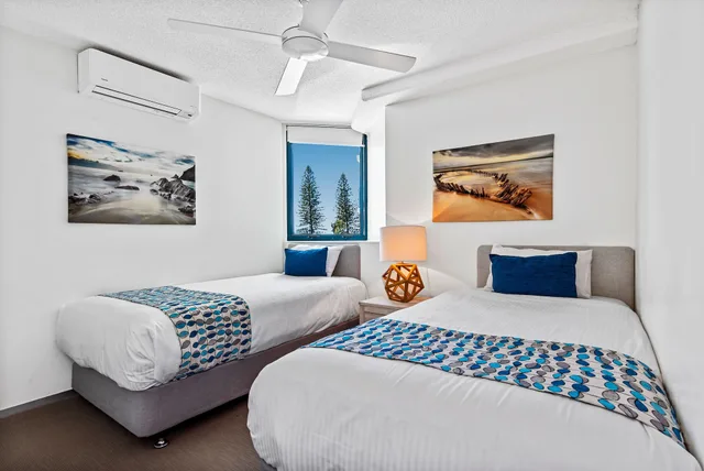 شقة بسرير كوين وسريرين منفصلين بغرفتي نوم، PENINSULAR BEACHFRONT RESORT 1/3