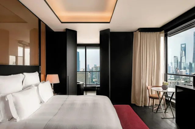 جناح ديلوكس بإطلالة على النهر بغرفة نوم واحدة، BULGARI HOTEL SHANGHAI 1/4