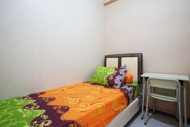 Room, 1 Double and 1 Single Bed, Vika Property GPC by ZUZU 1/10