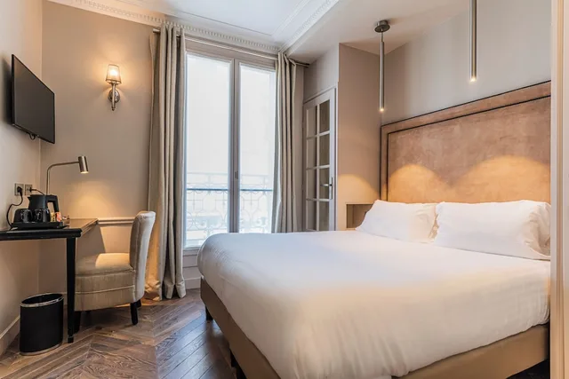 غرفة كومفورت بسرير كوين، Perreyve Hotel 2/5