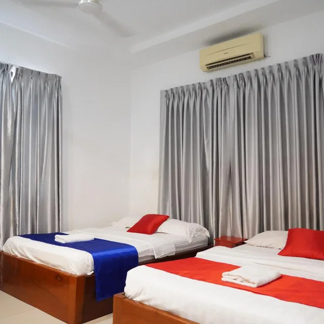 غرفة قياسية بسريرين منفصلين، New Season Riverside Hotel 1/10