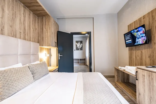 جناح بسرير مزدوج بغرفة نوم واحدة مع أريكة، Hotel Centro Bodrum 6/8