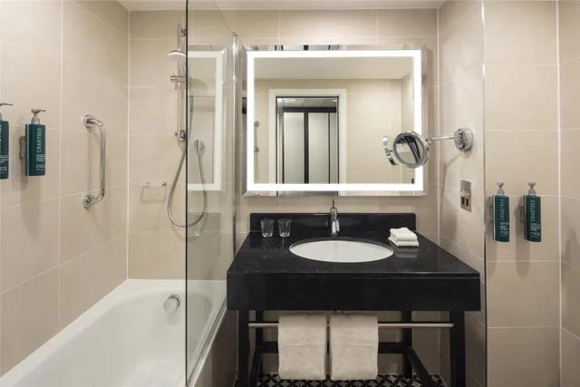 غرفة بسريرين منفصلين، DoubleTree by Hilton Hotel & Spa Chester 13/15