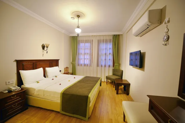 جناح عائلي بسرير كوين بإطلالة على الجبل بغرفتي نوم، Hadrian Gate Hotel 2/7