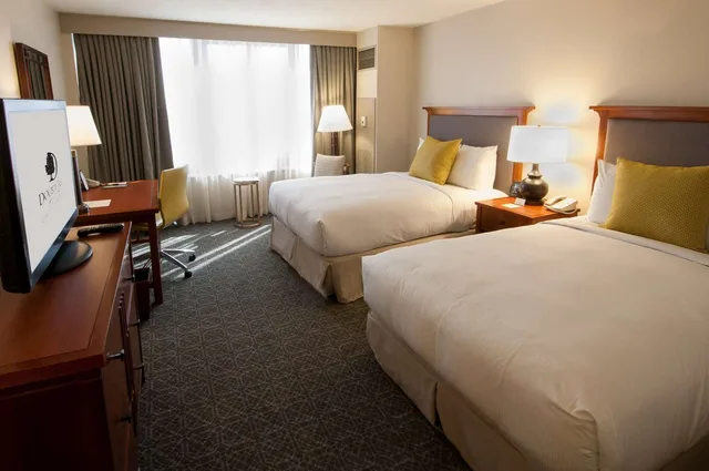 Room, 2 Double Beds, Doubletree By Hilton Chicago Oak Brook 1/1