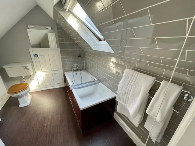 غرفة سوبيريور بسرير مزدوج، The Abbey Hotel 5/6
