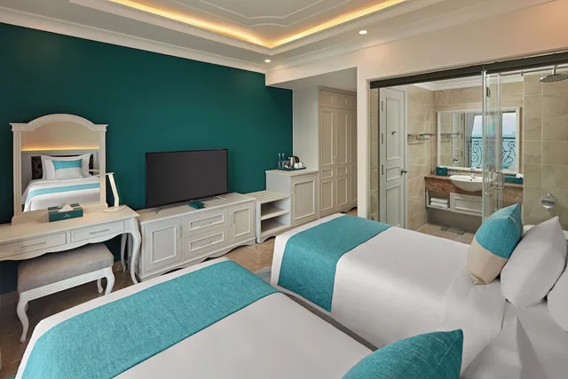 غرفة بريفيليج بسريرين منفصلين بإطلالة على البحر، Mercure Nha Trang Beach 3/5
