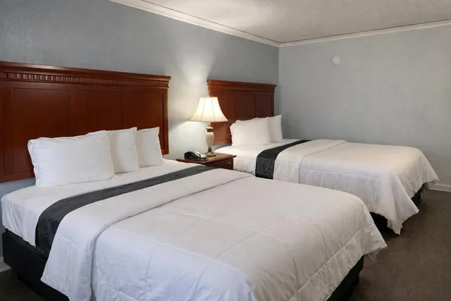 غرفة بسرير مزدوج لذوي الإعاقة، Antioch Quarters Inn and Suites 3/7