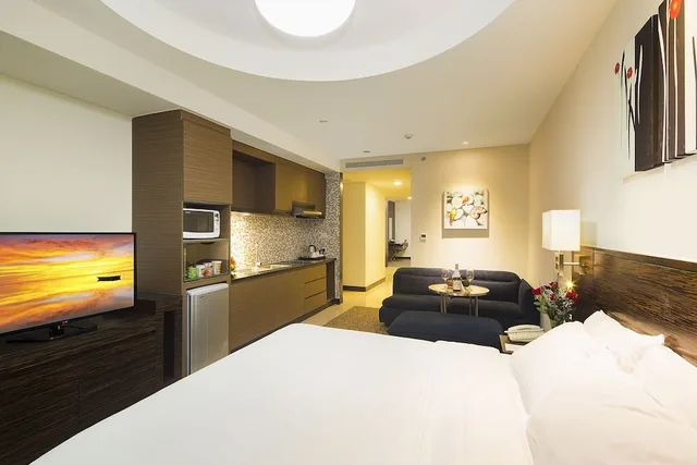 Junior Suite Queen, Havana Nha Trang Hotel 2/6