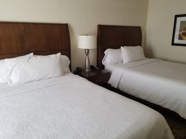 غرفة بسريرين كوين لذوي الإعاقة، Hilton Garden Inn Oxnard Camarillo 2/3