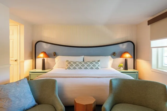 غرفة بسرير كينج، MEADOWMERE RESORT 3/10