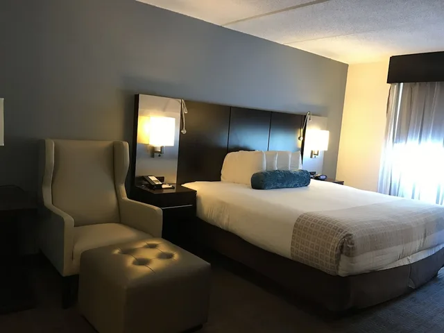 غرفة قياسية بسرير كينج لذوي الإعاقة، Best Western Plus Roswell/Alpharetta 2/3