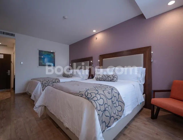 غرفة ديلوكس بسريرين كوين، Hs Hotsson Hotel Queretaro 3/7