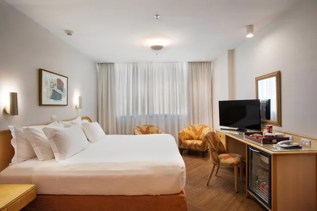 جناح جونيور، Windsor Excelsior Copacabana 1/4
