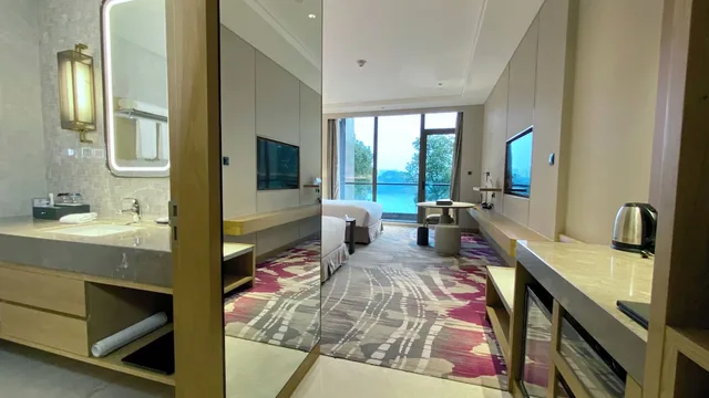 غرفة قياسية بسريرين منفصلين بإطلالة على البحيرة، Crowne Plaza Huzhou 5/5